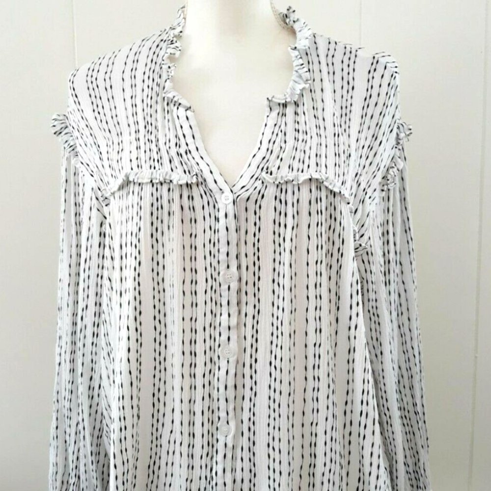 Carly Jean Los Angeles Shirt L Button Front White Black Stripe Rayon Long Sleeve